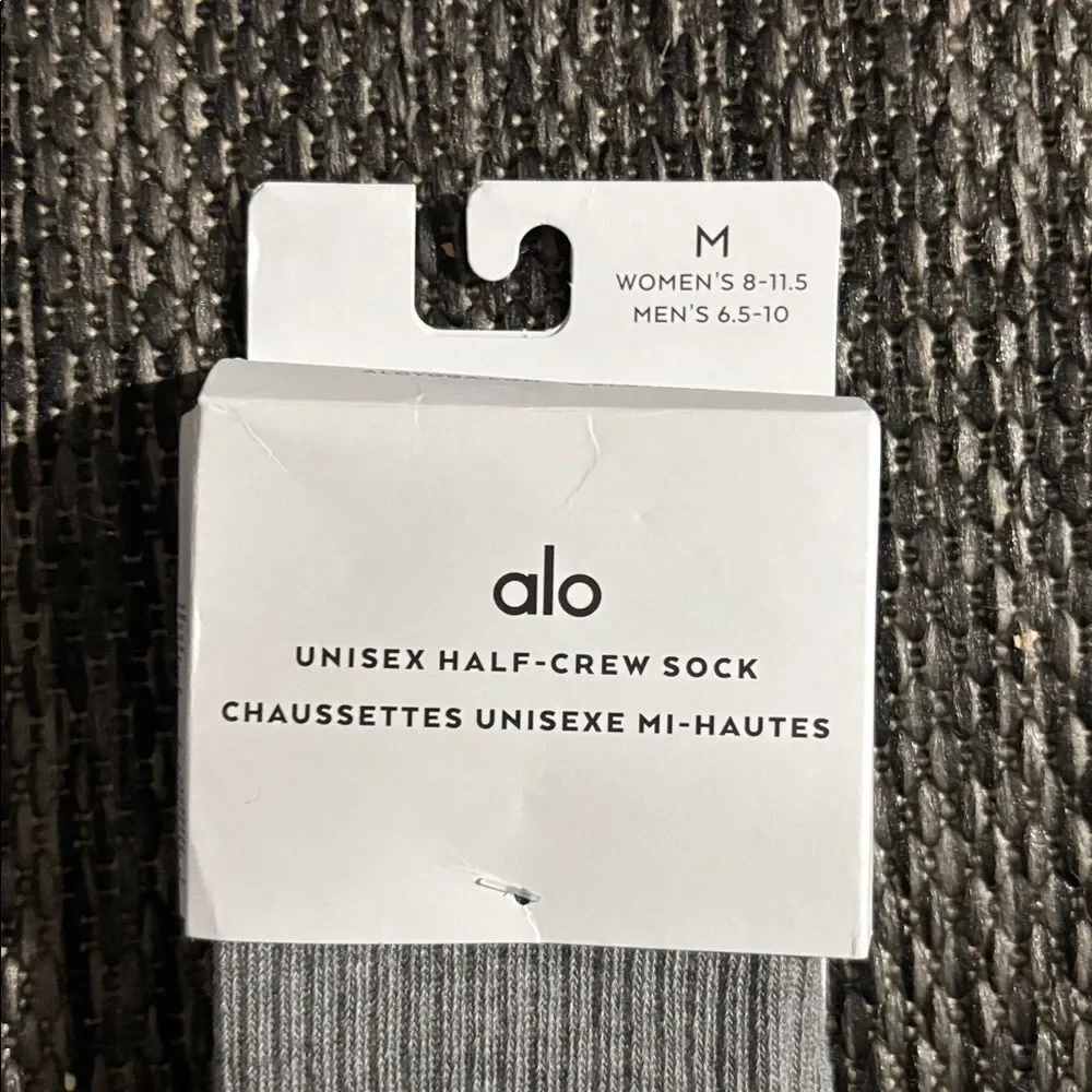 Alo Yoga Unisex Half Crew Sock Athletic Heather Grey Size Medium NEW